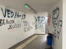 Pothodnik je išaran grafitima
